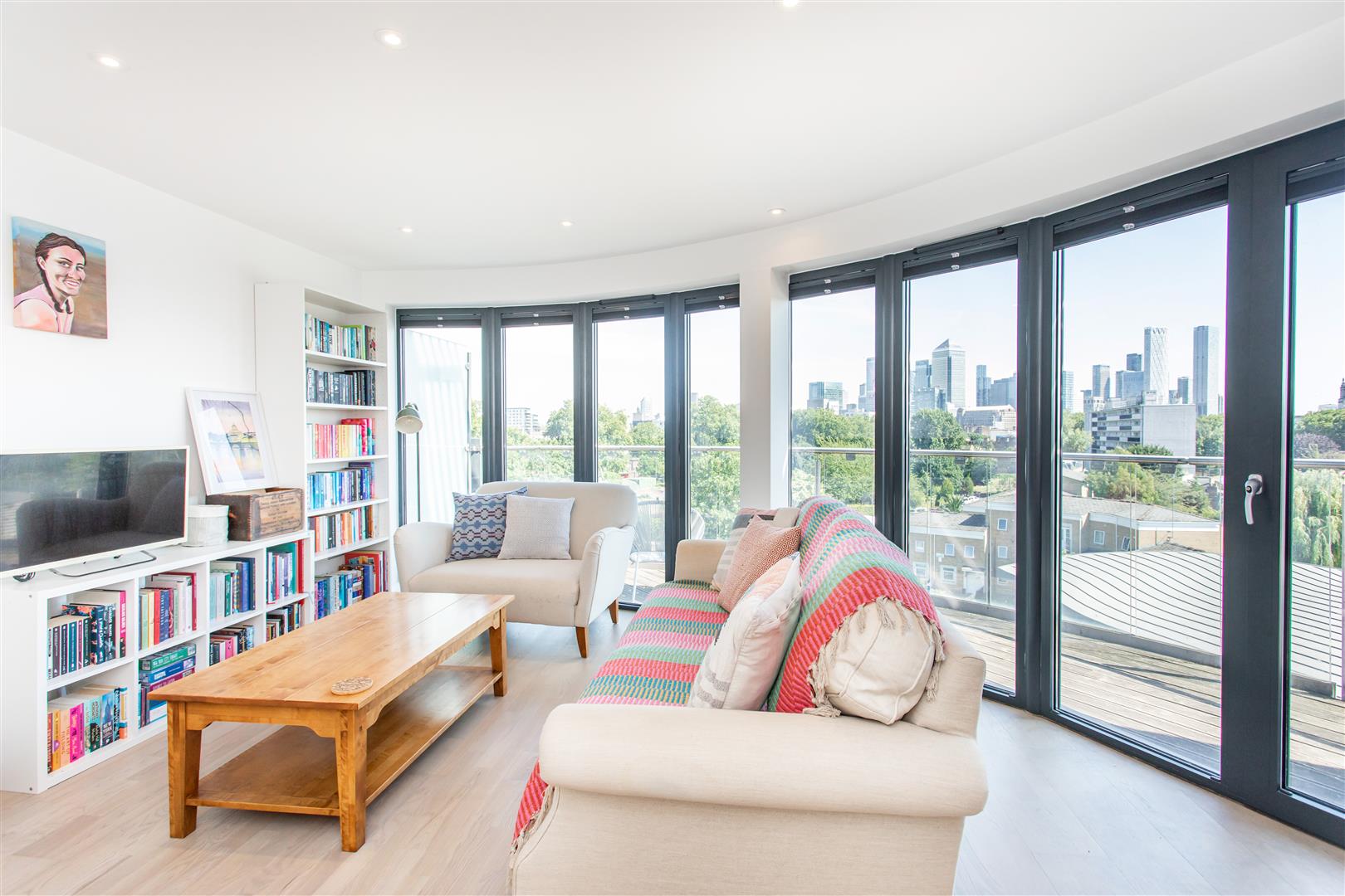2 bed property in St. Pauls Way, Mile End